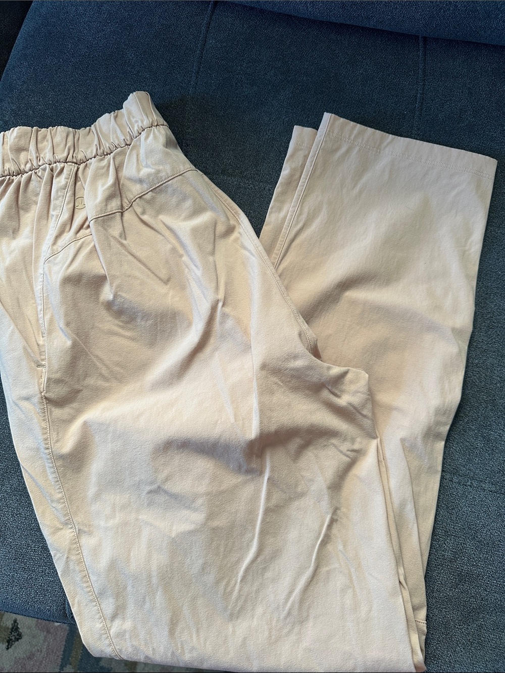 Women’s Lululemon Elastic-Waist Casual Pants in Light Beige - size 4